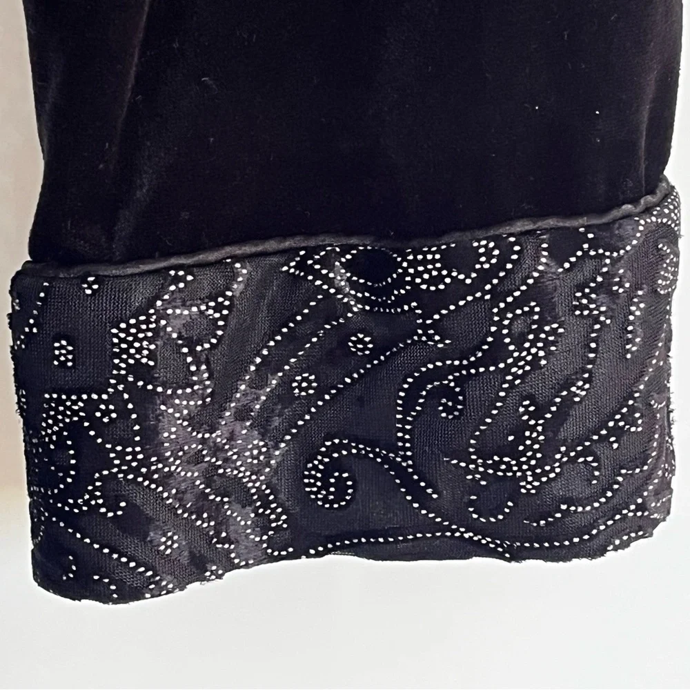 Oscar de la Renta Pink Label Vintage Black Velvet Robe